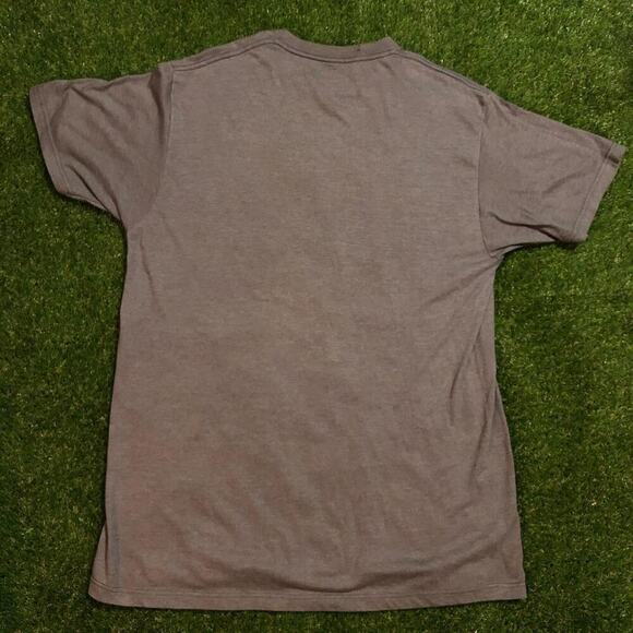 Levi’s Red Hawk Graphic Tee - A Classic with a Bold Edge - Picture 3 of 4